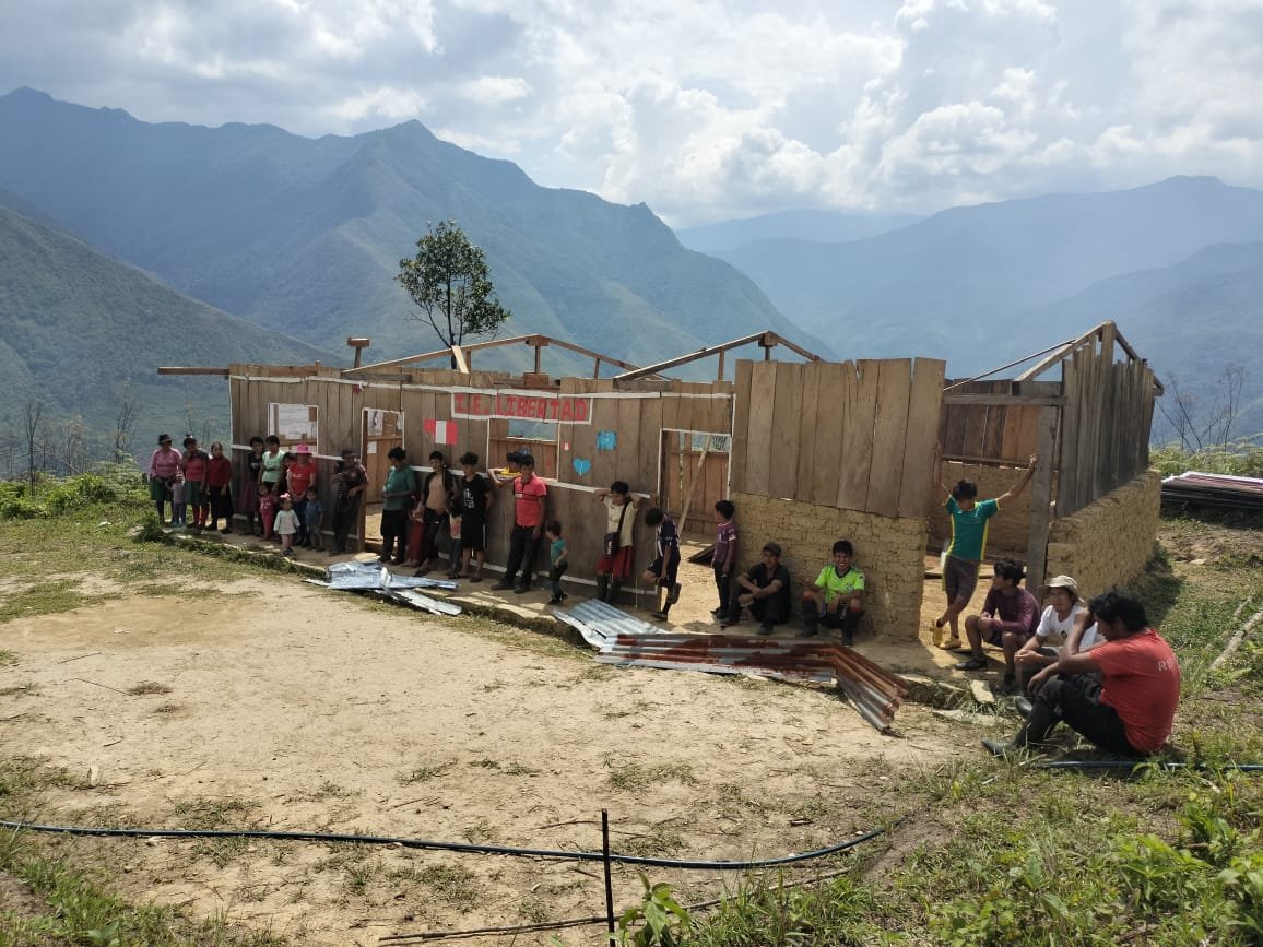 Emergencia Fuertes vientos dejan sin escuela a niños del alejado