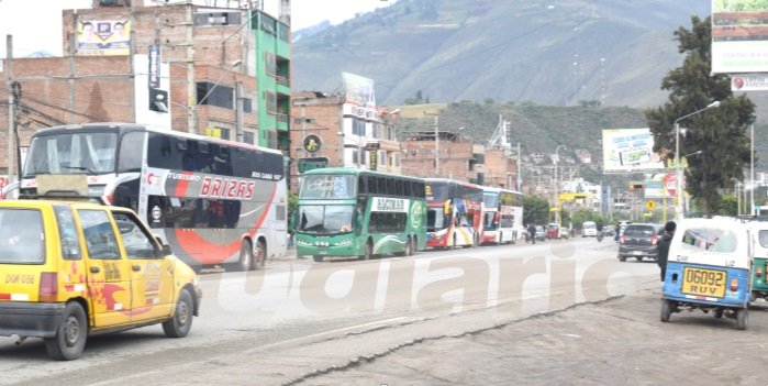 Sutran: paradero informal de buses en Cayhyuayan es un tema de la policía