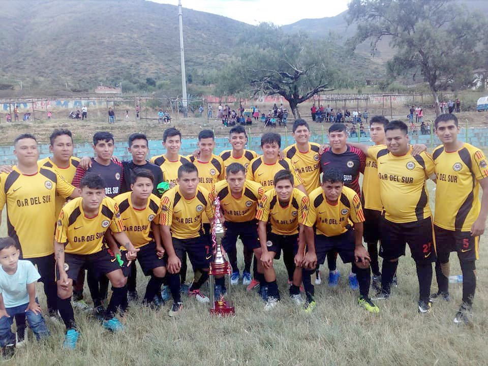Los Tigres mandan en Liga de Tomayquichua