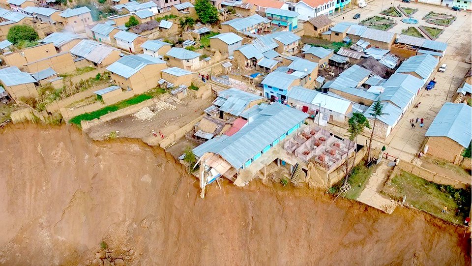 Ejecutivo declara estado de emergencia en Sillapata por deslizamiento