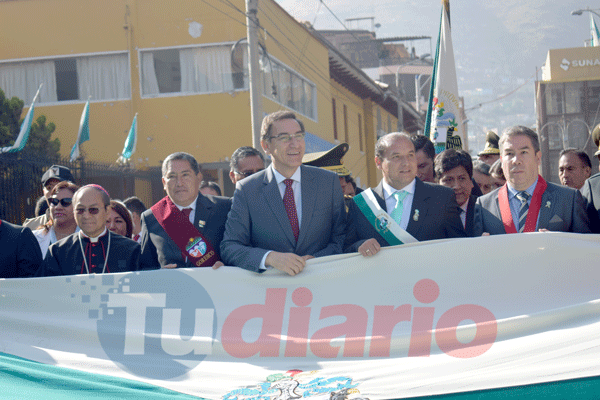 Celebración fue con misa, paseo de bandera y discursos