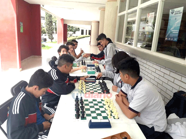 Más colegios realizan torneos de ajedrez