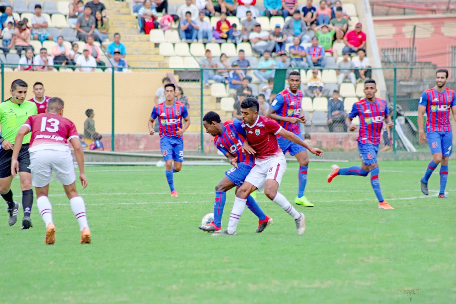 Torneo profesional de fútbol en Perú aún no tiene fecha de reinicio