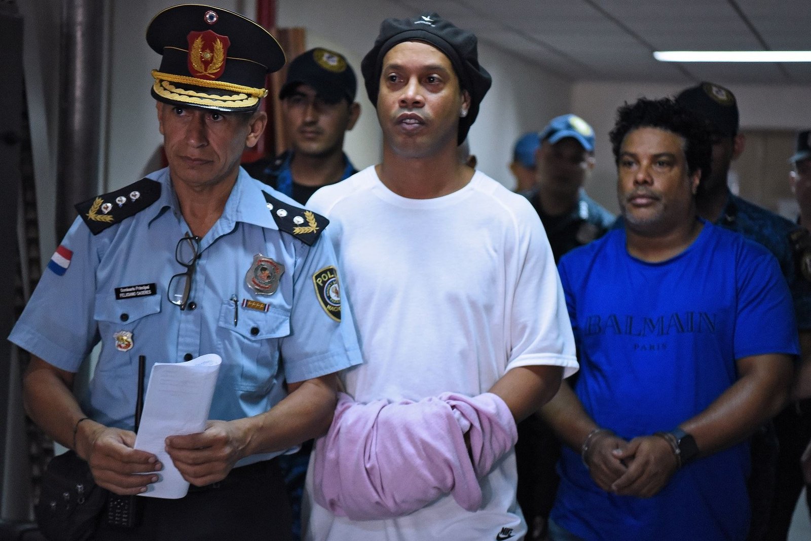 Ronaldinho cumplió un mes recluido en prisión en Paraguay