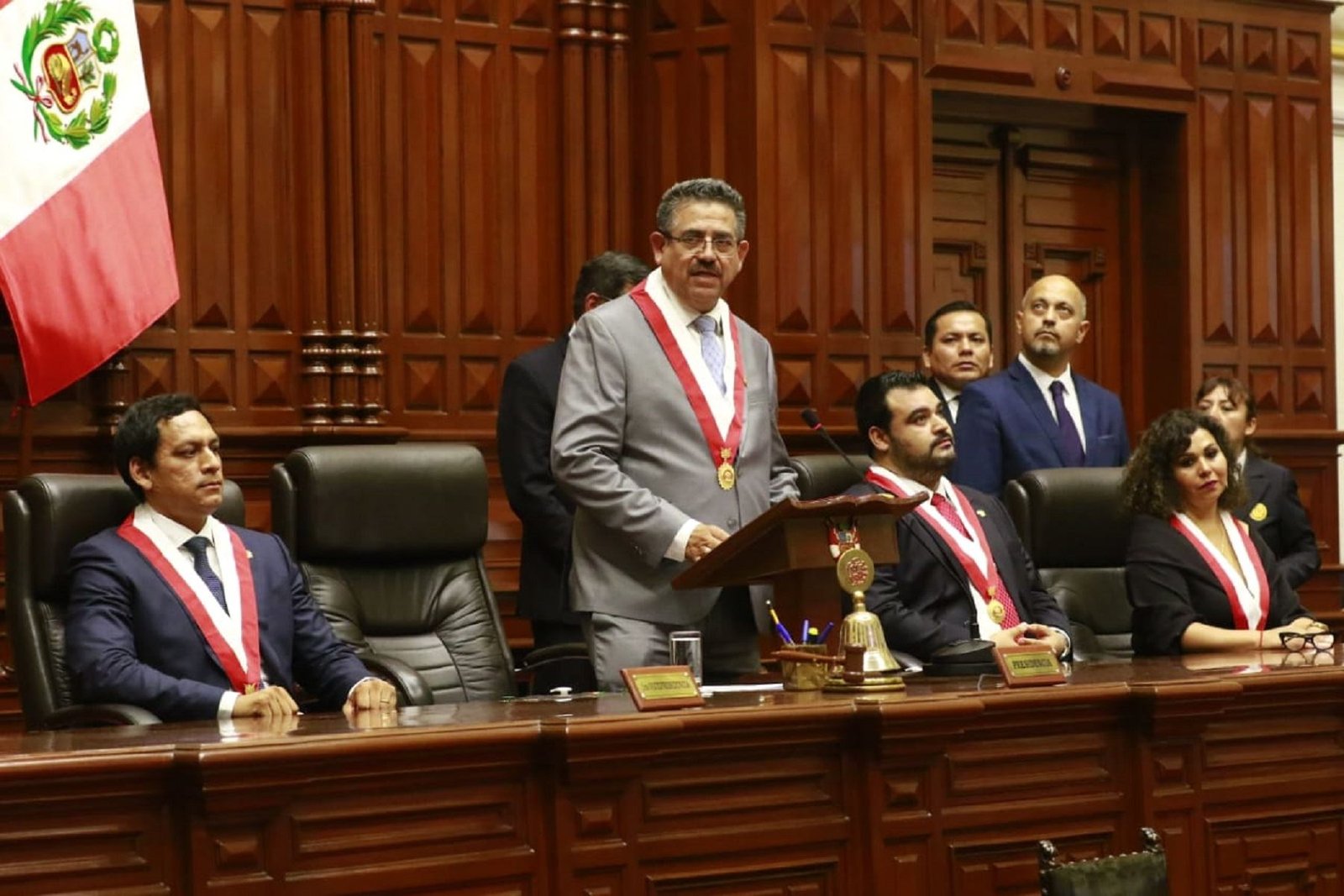 Presidente del Congreso solicita al JNE modifique el cronograma electoral