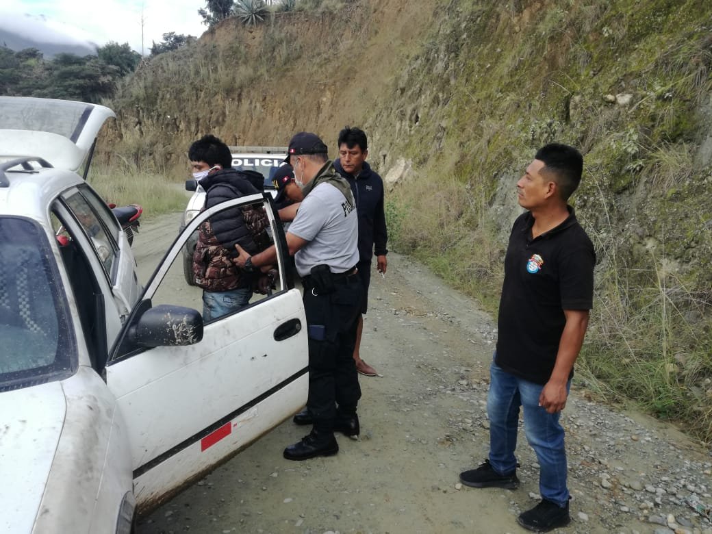 Detienen a sujeto con autopartes de vehículo que habría sido robado