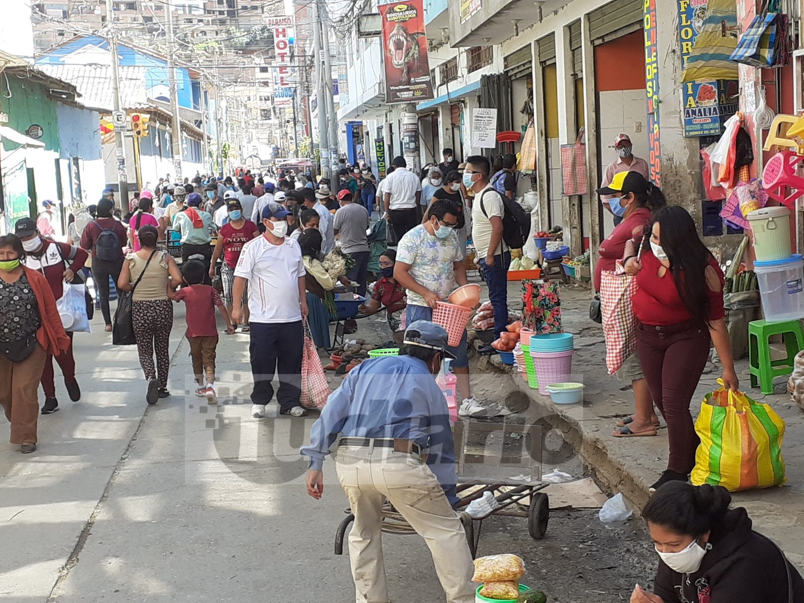 Comerciantes ambulantes de calles aledañas al Mercado Modelo de Huánuco serán reubicados