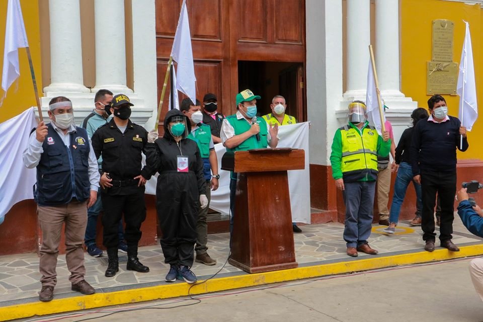 Alcaldes viajan a Lima para exigir al presidente Vizcarra intervención inmediata del Ministerio de Salud en Huánuco