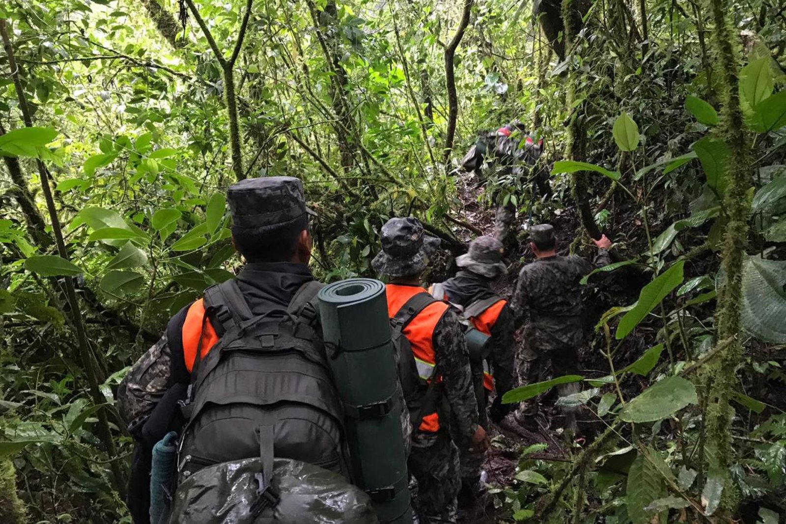 Cuatro presuntos terroristas, un policía y un soldado mueren en enfrentamiento en el Vraem