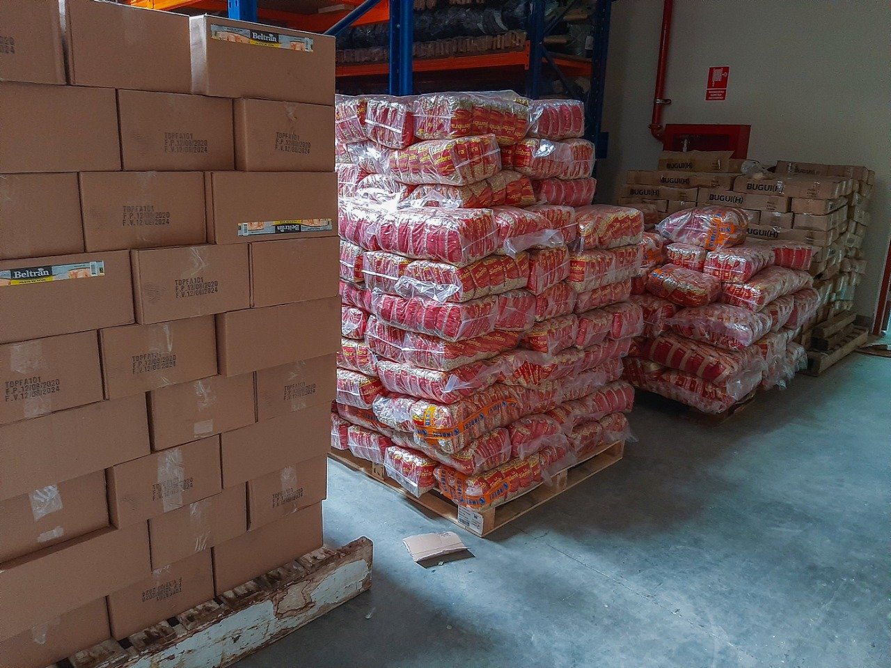 Llegan 27 toneladas de alimentos y frazadas para atender a familias afectadas por el frío en Huánuco