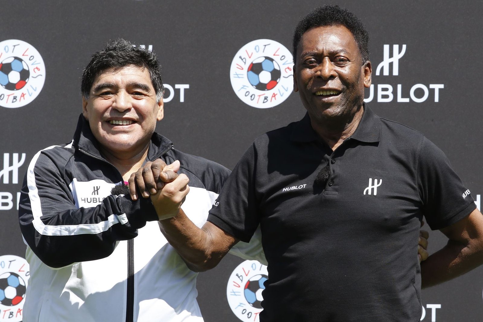Maradona se suma al “homenaje universal” en el cumpleaños de Pelé
