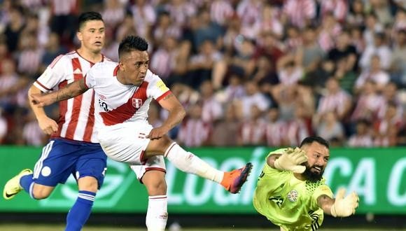 El sistema que ensaya Perú para enfrentar a Paraguay sería 4-3-3