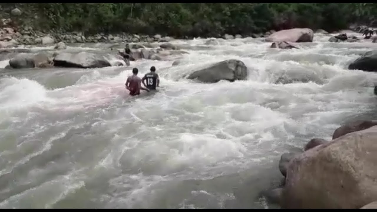 Poblador desaparece en el río Chontayacu tras caer desde una roldana