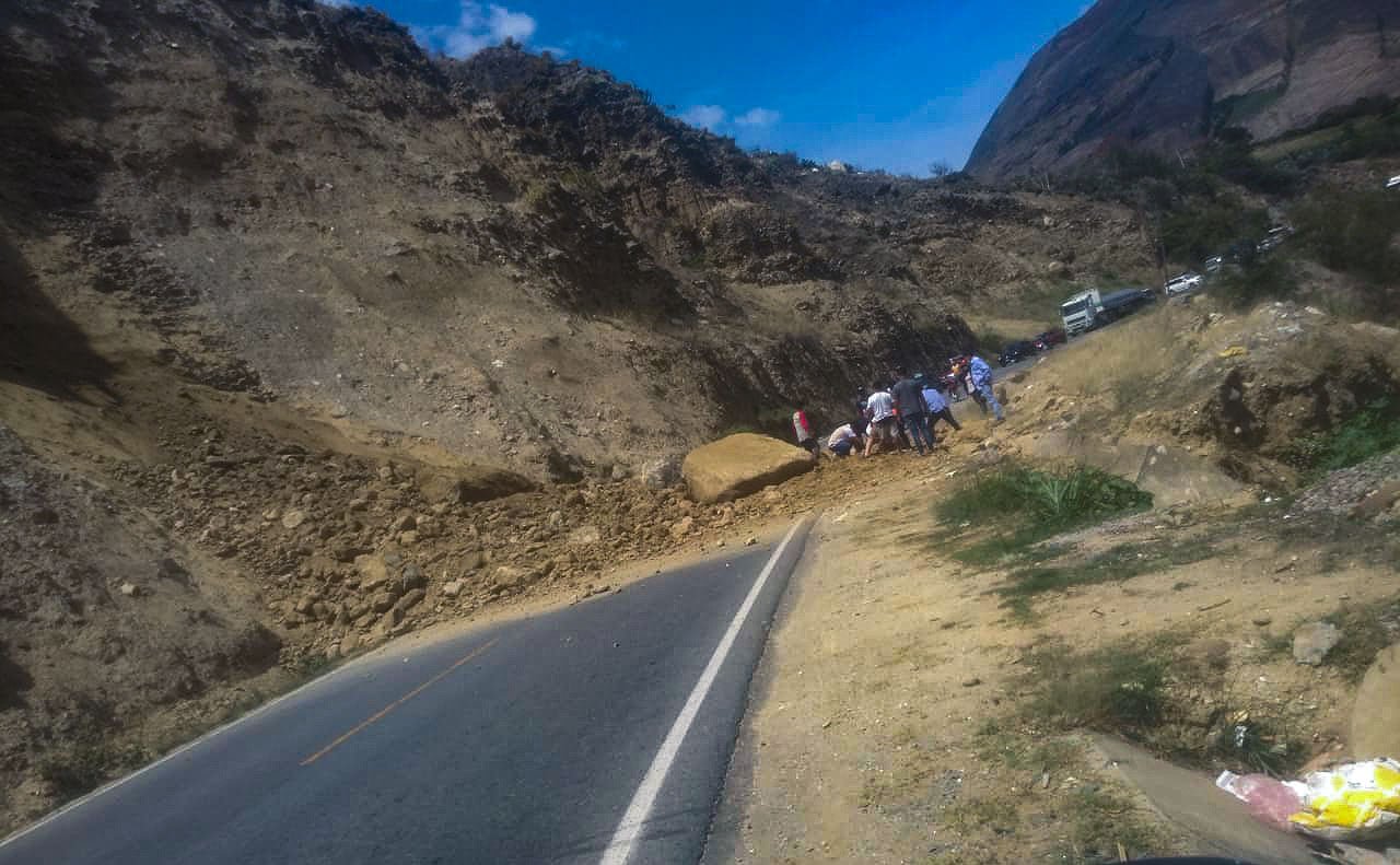 Deslizamiento en la jurisdicción de Churubamba bloquea tránsito en la vía Huánuco – Tingo María