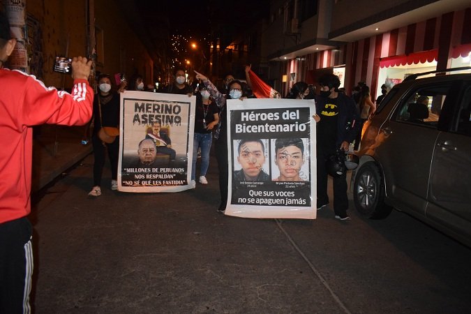 Jóvenes de Huánuco volvieron a las calles en señal de duelo por la muerte de Inti y Bryan
