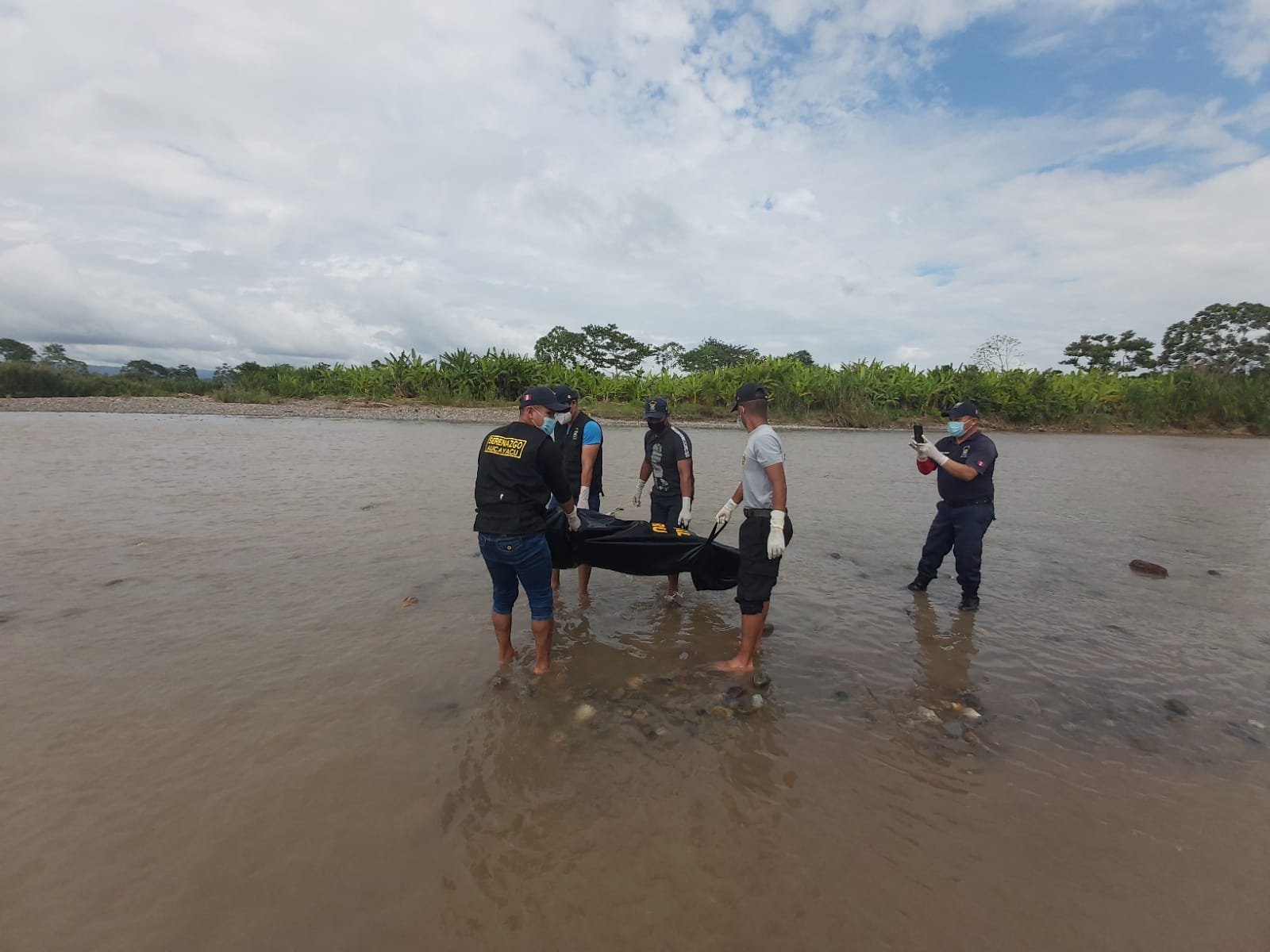 Cuerpo con pies y manos atados con una soga fue recuperado del río Huallaga