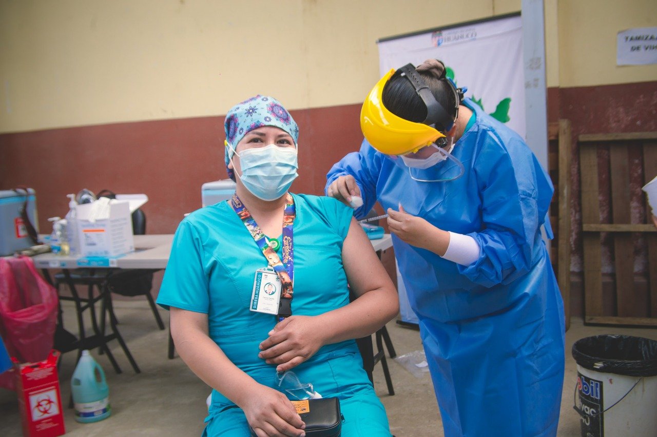 7,276 profesionales de la salud en Huánuco ya recibieron primera dosis de la vacuna contra el covid-19