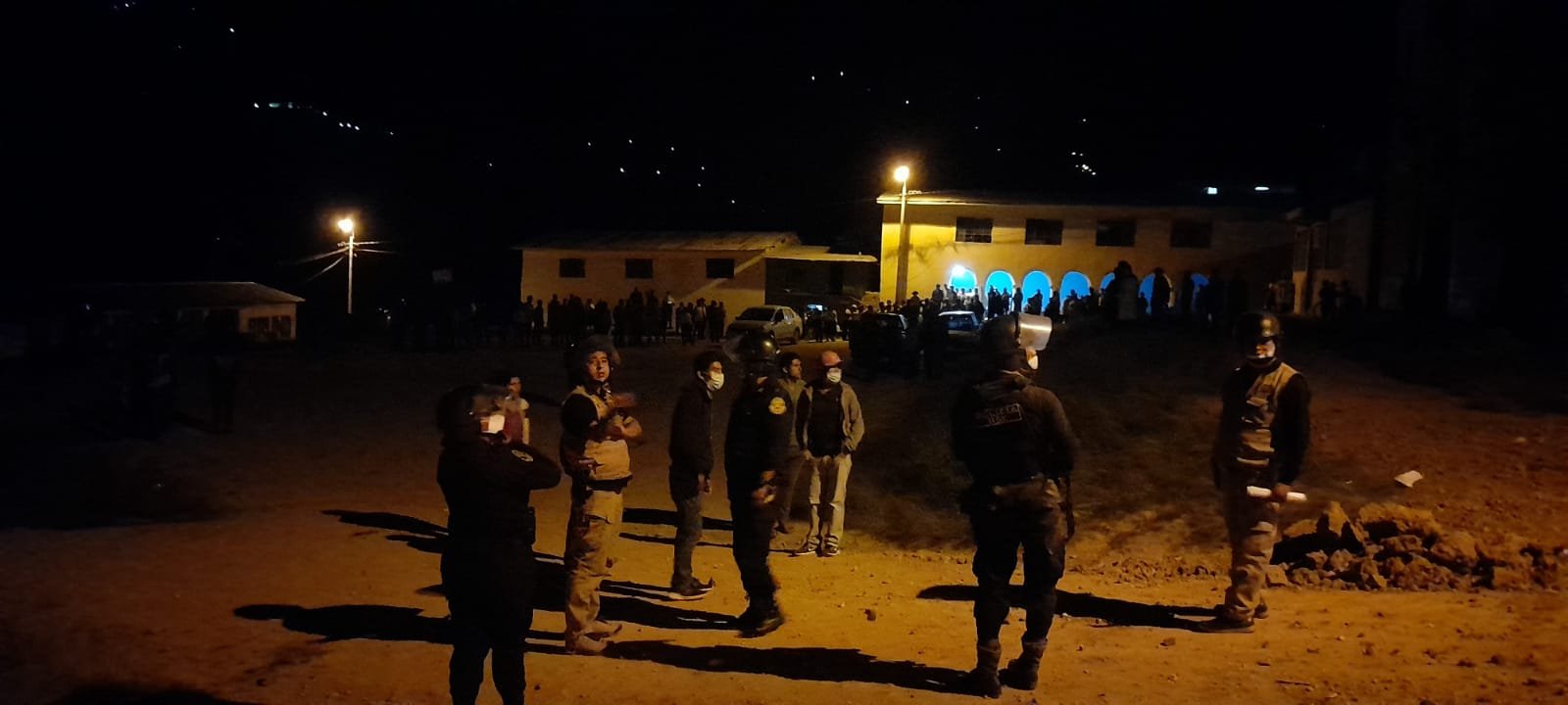 Pobladores retienen a policías de Seguridad del Estado en poblado de Santa María del Valle