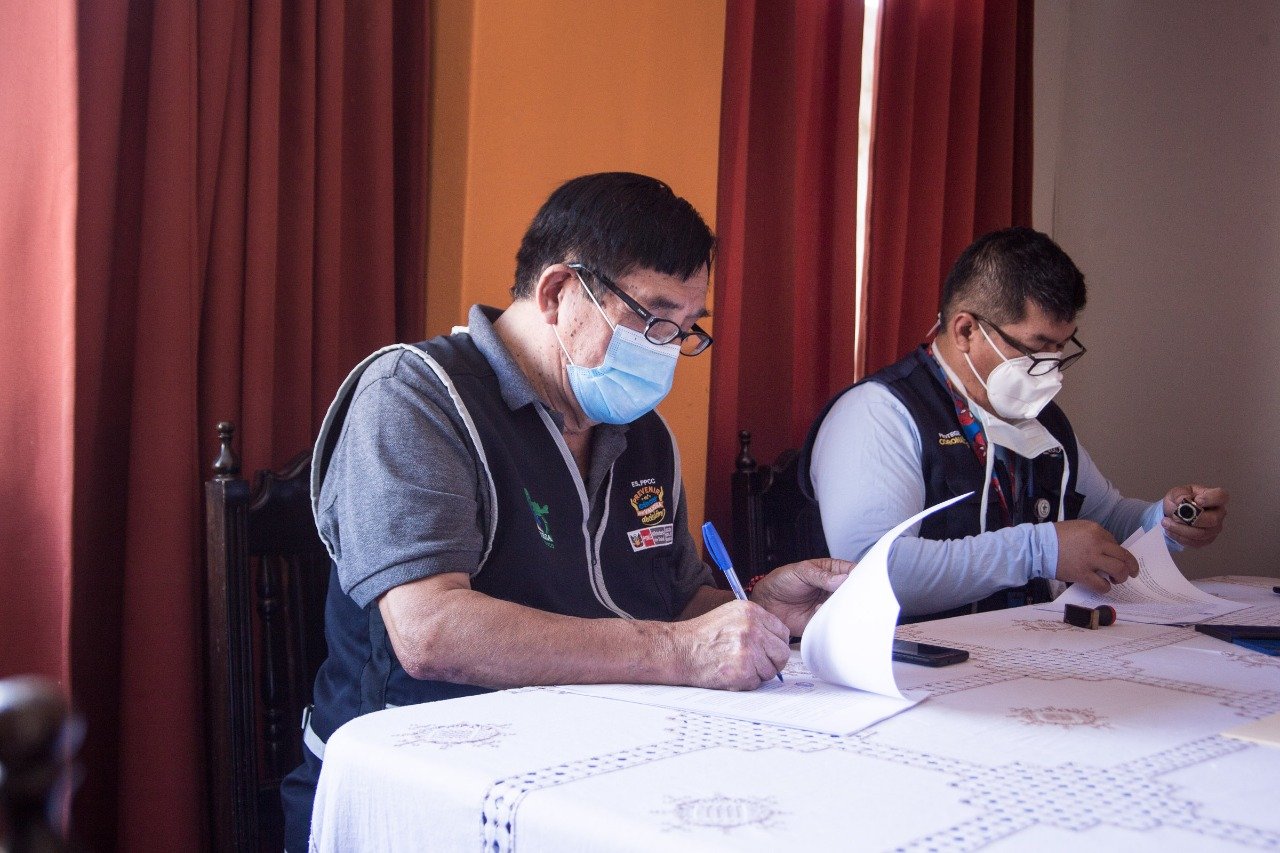 Firman convenio para que Caritas abastezca oxígeno a hospital regional