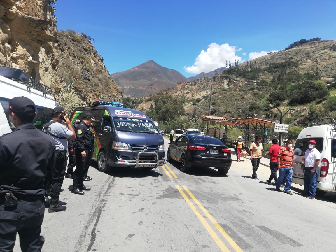 Paro de transportistas continúa en tensión y sin salida a la vista