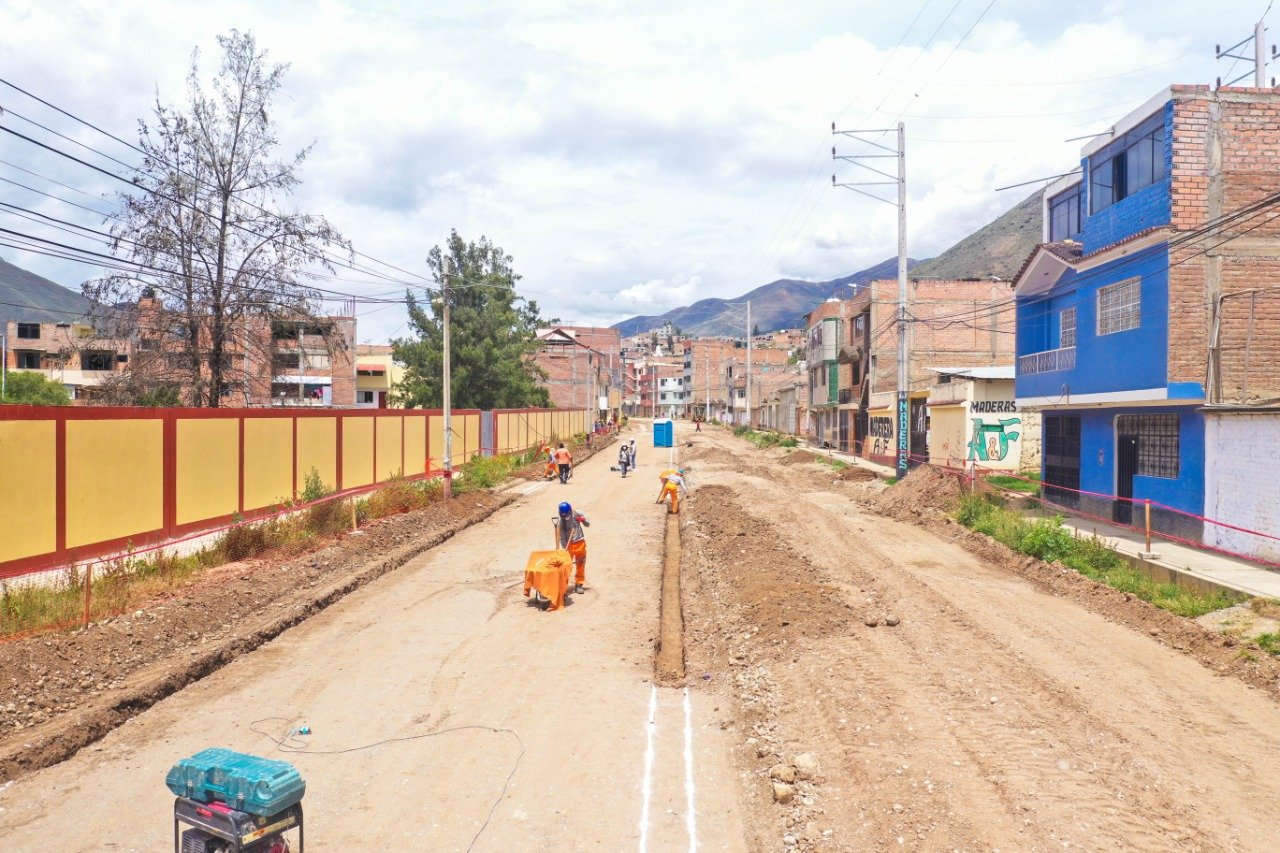 Construcción de la Av. Juan Velasco en Cayhuayna tiene un 13% de avance