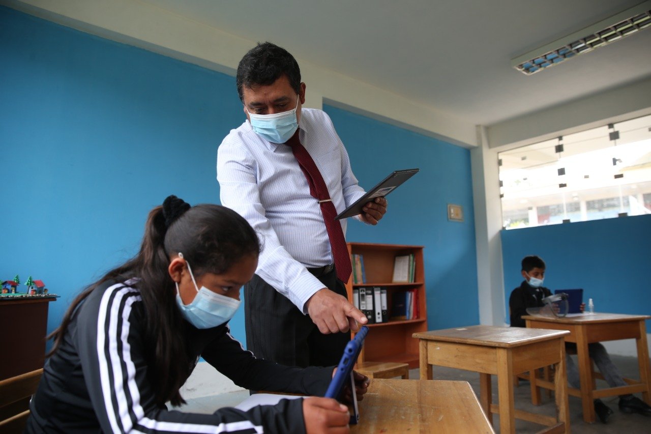 Las 61,803 tablets que esperan escolares de Huánuco serán entregadas recién luego de las elecciones