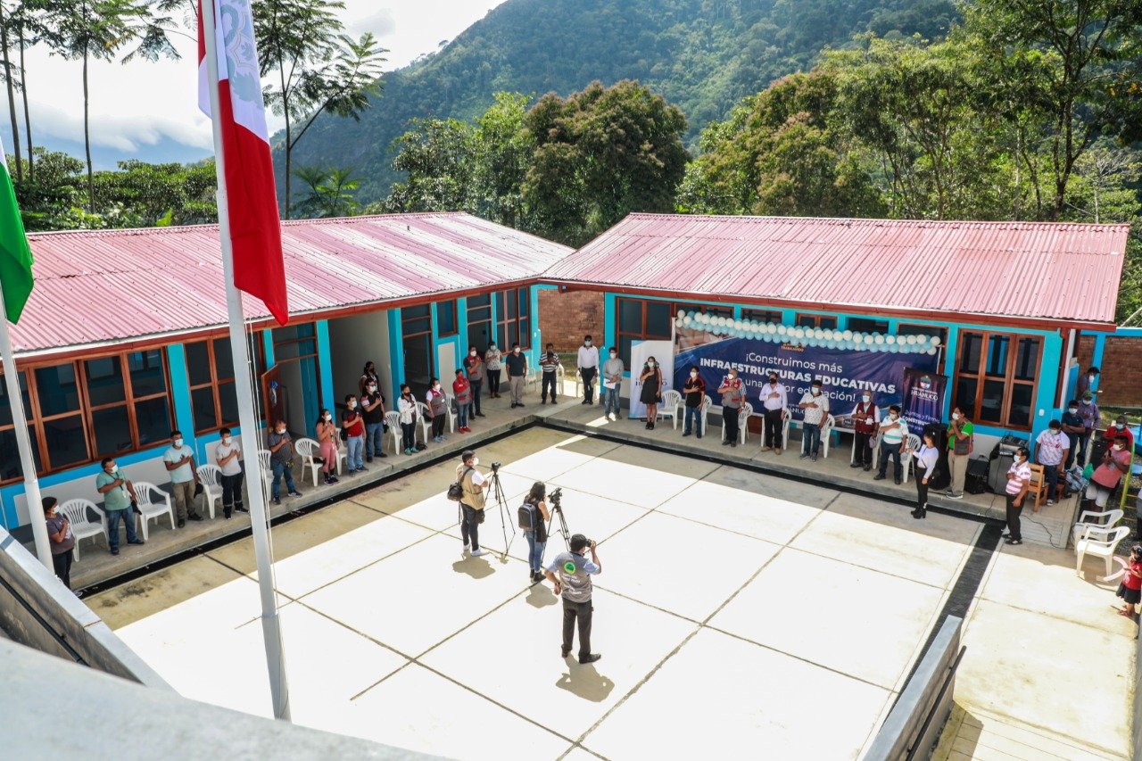Entregan infraestructuras educativas en poblados de Chipaquillo y Yanacondado