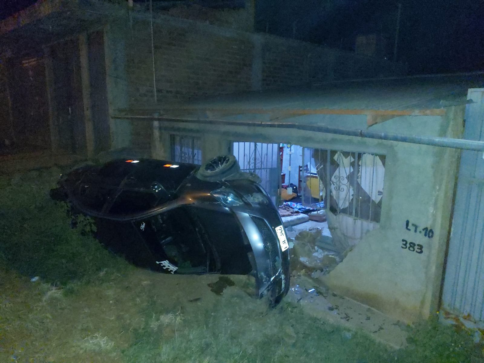 Ebrio protagoniza aparatoso accidente de tránsito