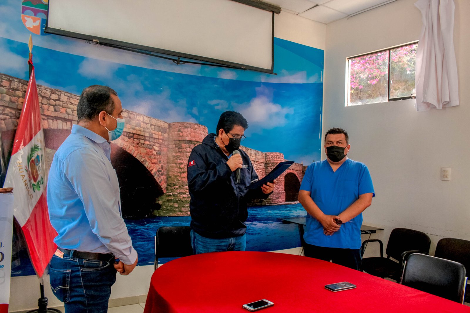 Nuevo director ofrece mejorar atención en el Hospital Regional Hermilio Valdizán