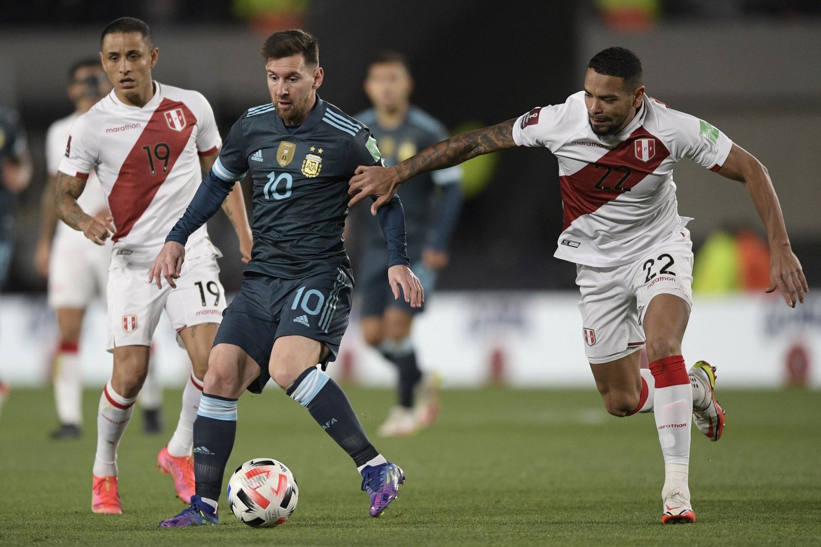 Perú pierde por 1 a 0 con Argentina y se aleja del Mundial Qatar 2022