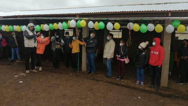 Entregan 20 cobertizos para ganados en San Miguel de Cauri