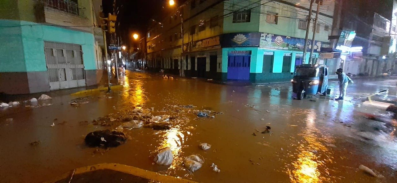 Torrencial lluvia afecta hospital, viviendas, calles y carreteras en varias zonas de Huánuco