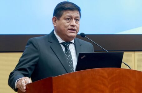 Walter Ayala renuncia al cargo de ministro de Defensa