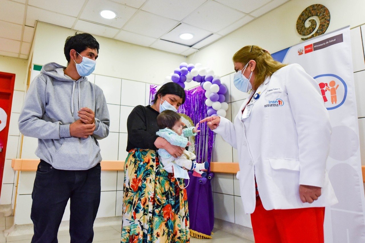 Salvan la vida a un bebé con un tumor en la cavidad oral y cuello bilateral