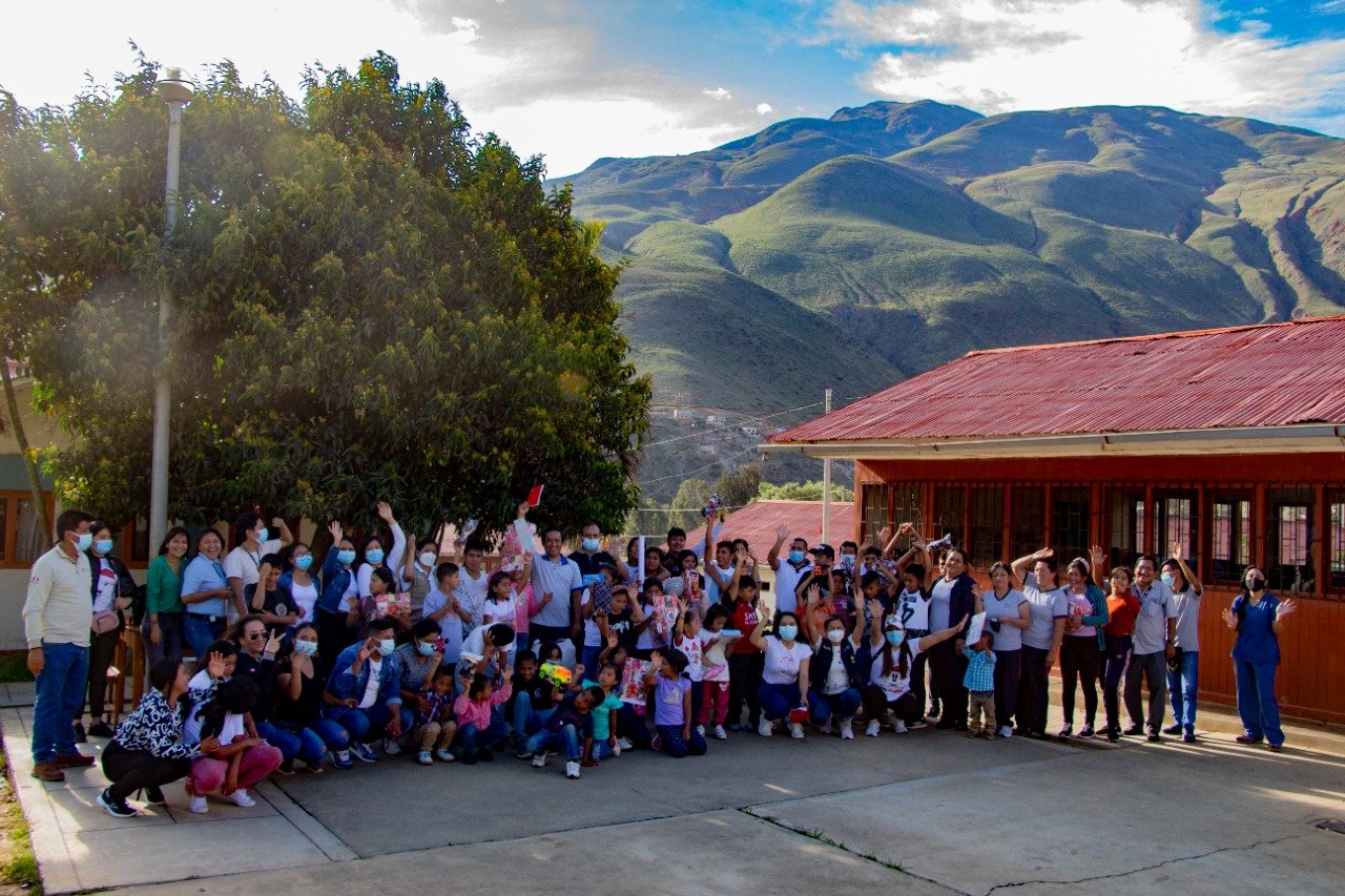 Gobierno regional lleva alegría a niños de aldea infantil San Juan Bosco