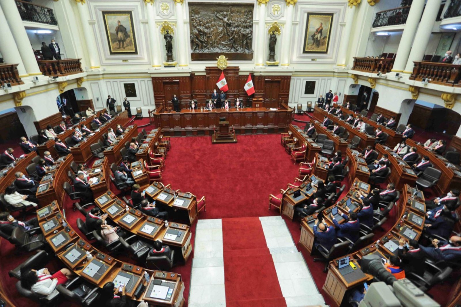 Representantes políticos se pronuncian en favor de la gobernabilidad y defensa de la democracia