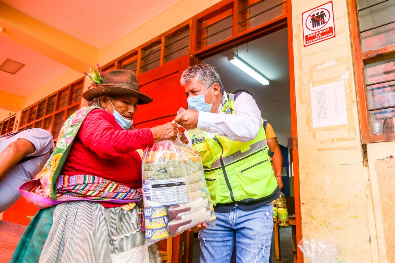 Entregan 3 mil kits de alimentos a ollas comunales en Amarilis