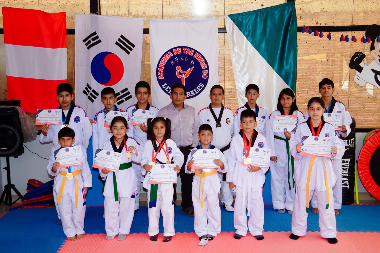 Taekwondistas huanuqueños arrasaron en torneo nacional