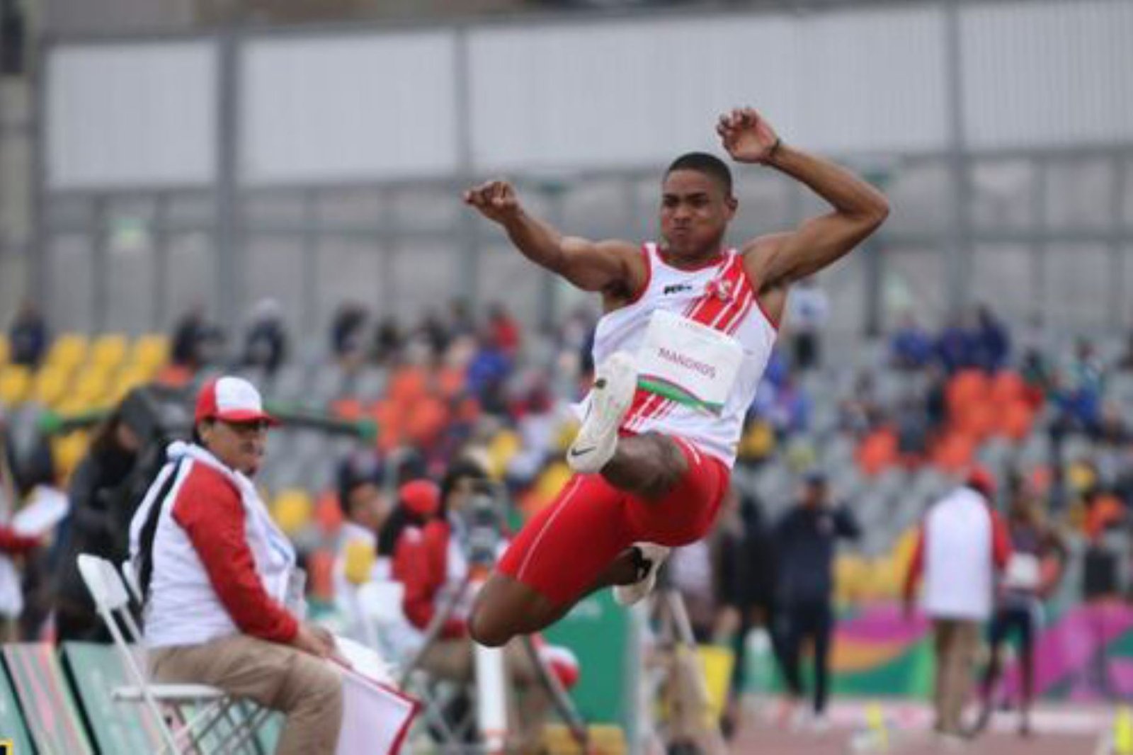 Oro para Perú: José Luis Mandros campeona en salto largo en sudamericano de Bolivia