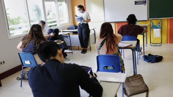 Minedu aprueba retorno gradual a clases presenciales en universidades