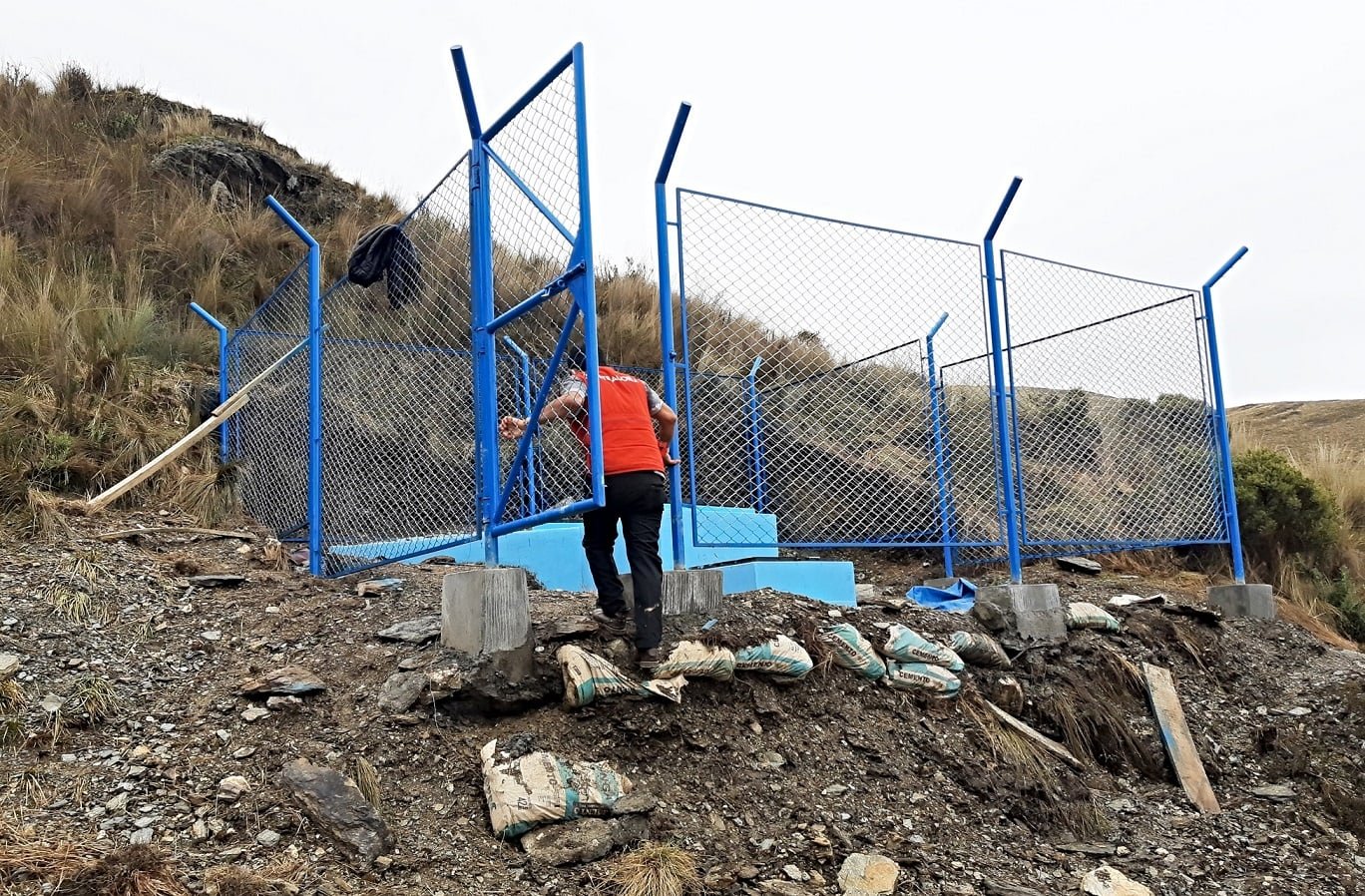 Obra de agua potable y saneamiento básico básico en Cahuac es mal ejecutada