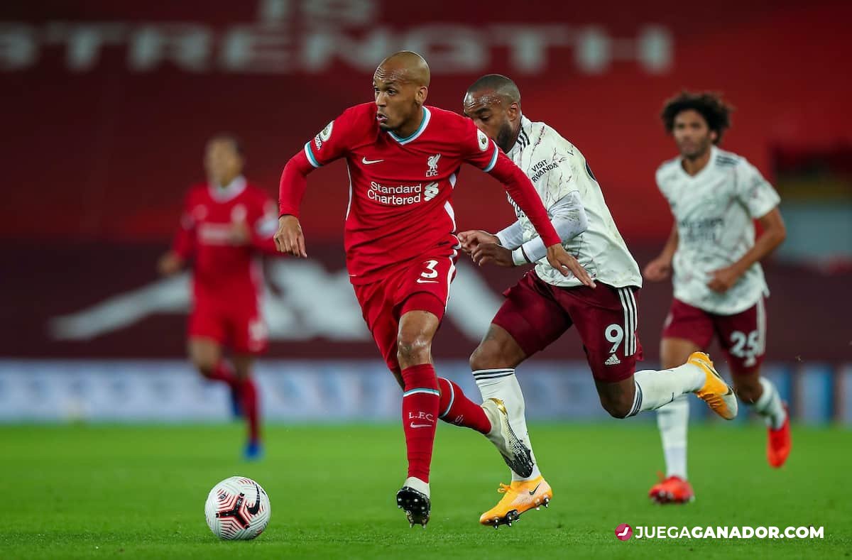 Liverpool venció 2-0 al Arsenal y va por la Premier