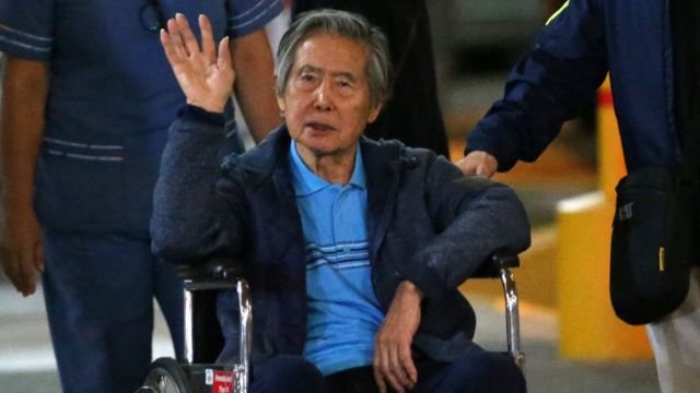 Dictan 18 meses de impedimento de salida del país para Alberto Fujimori