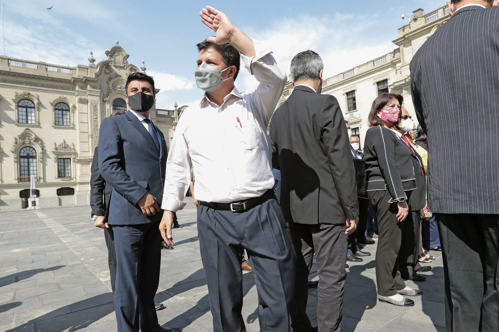 Pedro Castillo pidió al pleno del Parlamento que lo reciba para dar un mensaje