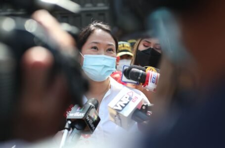 Keiko Fujimori sostiene que debe acatarse fallo del TC sobre su padre