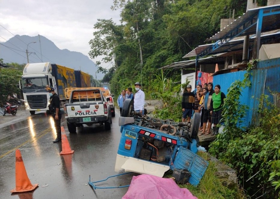 Choque de vehículos deja un muerto y cuatro heridos en la vía Huánuco a Tingo María