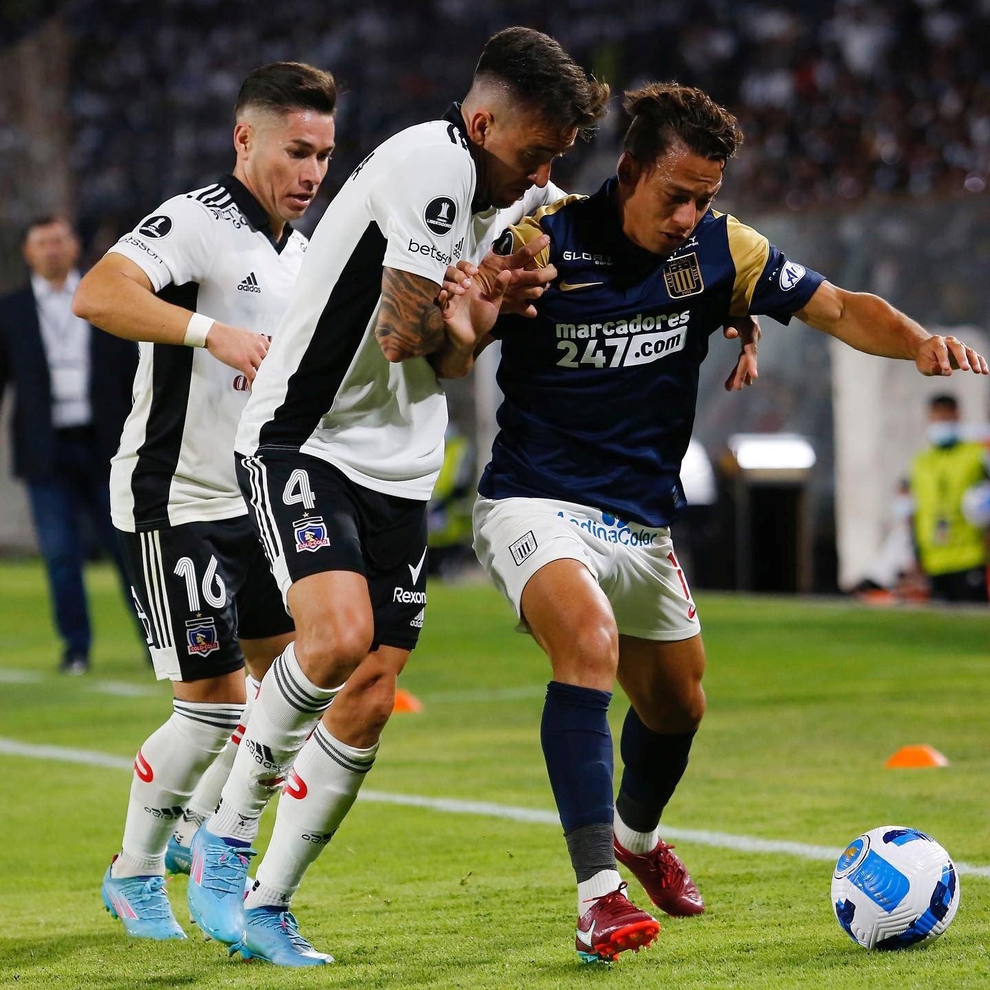 Alianza Lima sigue sin ganar en la Libertadores tras perder 2-1 con Colo Colo