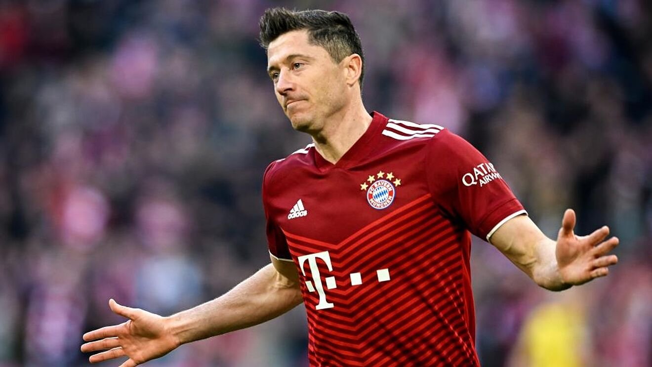 Lewandowski  pide más millones para renovar