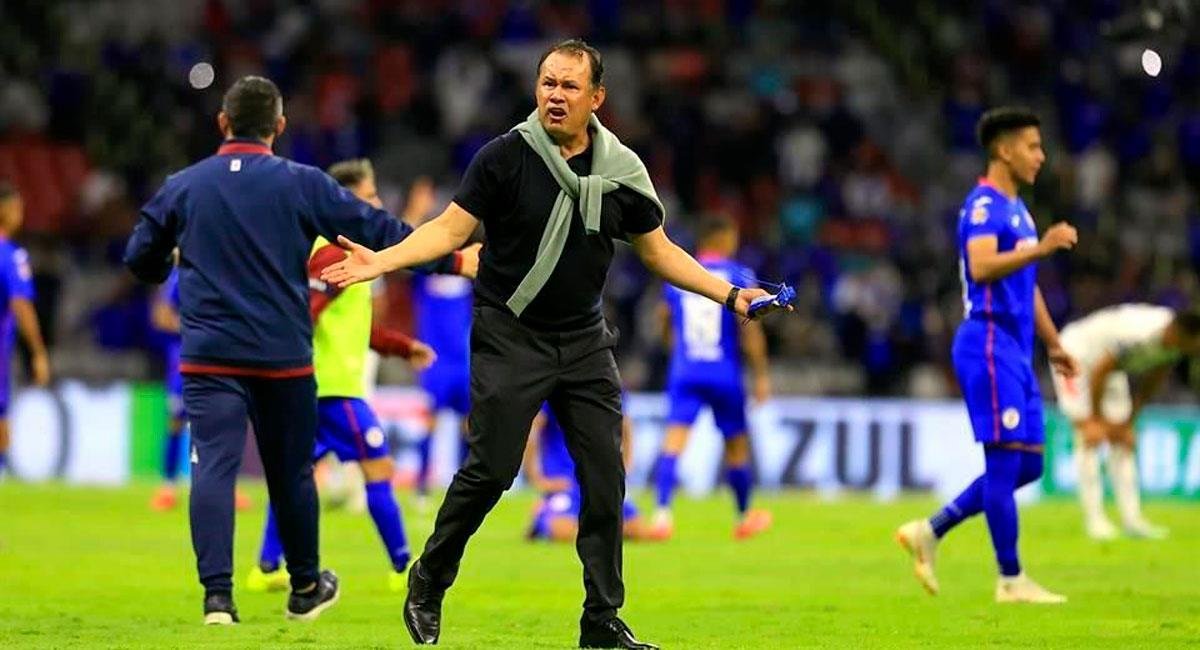 Juan Reynoso dejaría de ser entrenador de Cruz Azul