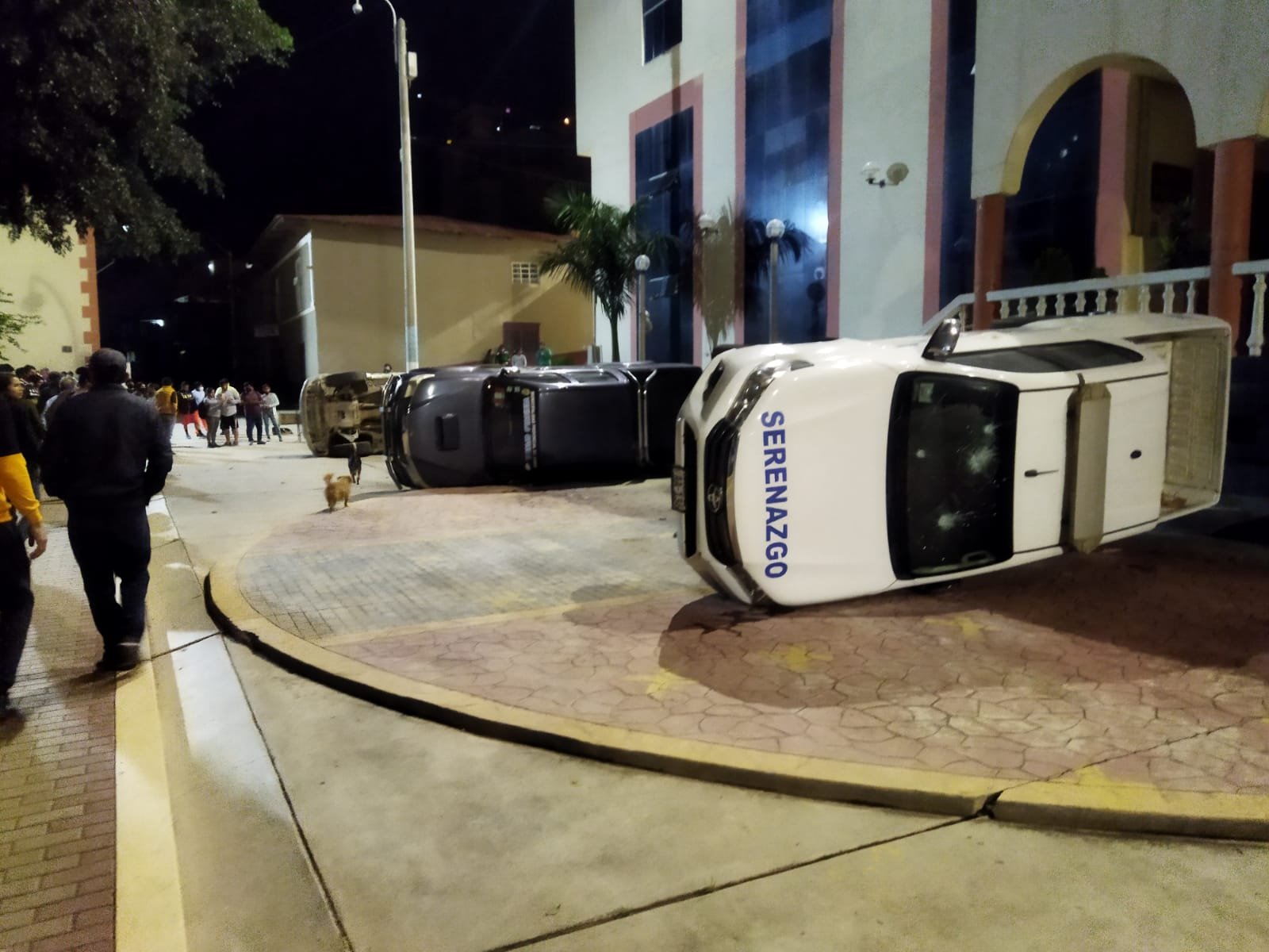 Paro de transportistas: en Ambo causaron daños en vehículos del Serenzgo